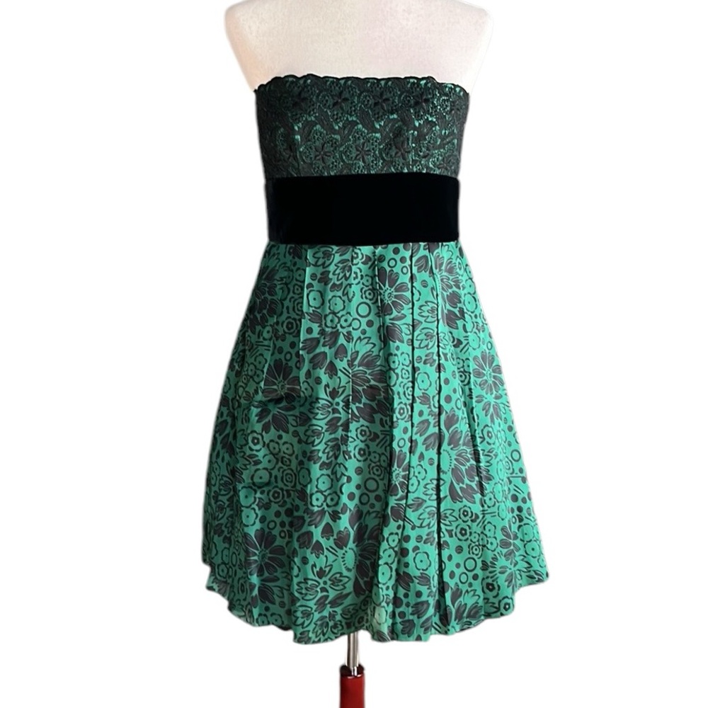 Kay Unger Green Silk Strapless Dress